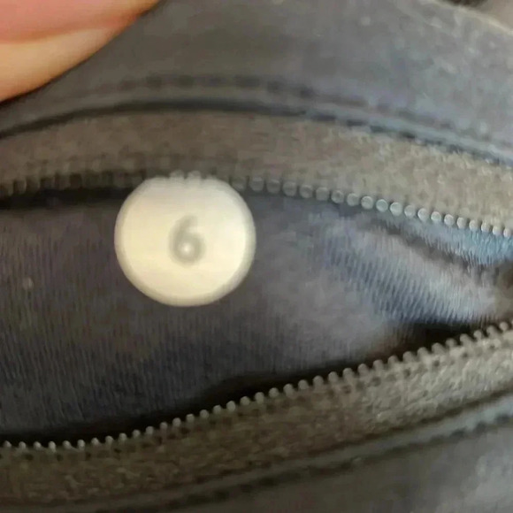 Lululemon run speed shorts - Picture 10 of 10